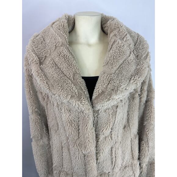 True Grit Dry Goods faux Fur Coat shawl collar and hook closing size Large - Picture 5 of 13